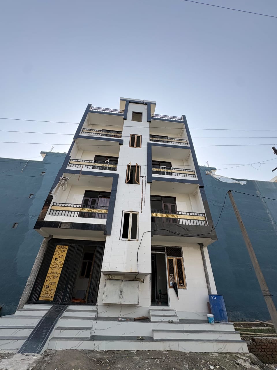 2 BHK Flat for Sale in DLF Ankur Vihar